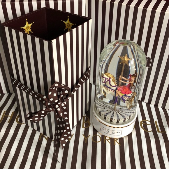 Henri Bendel 2013 Carousel Couture Snowglobe - Picture 3 of 10
